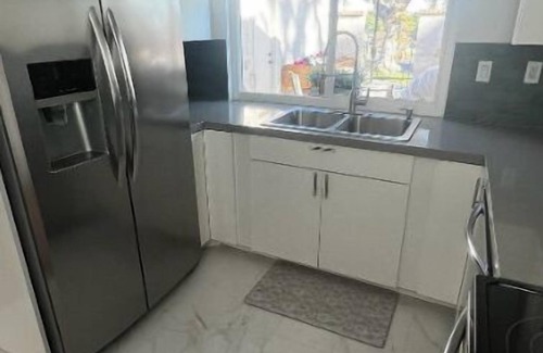 Sunrise Vista Chino Condominio | Pools, Palms and Pickleball Paradise