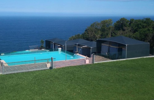 Robbehoek Otro | Poolside cabanas at Tsitsikamma on Sea
