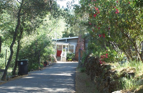 Kelseyville Cabaña | Poolside comfort by the lake. Your ideal cottage Retreat!