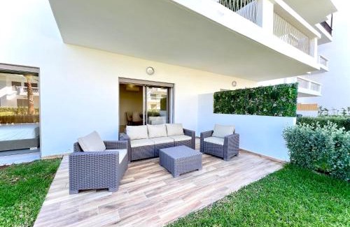 Cabo Negro Apartamento | Poolside Elegance