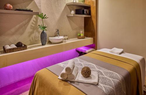 Yapak Apartamento | Poolside Escape Near Boracay's Iconic Keyhole