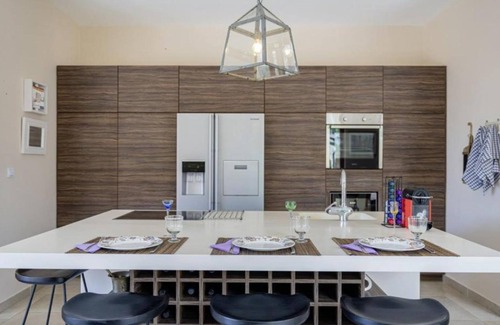 Mofardini Casa | Poolside Grand Retreat Villa