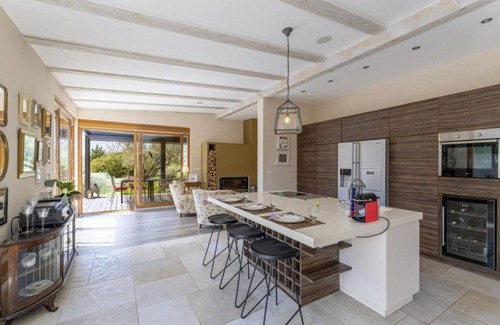 Mofardini Casa | Poolside Grand Retreat Villa