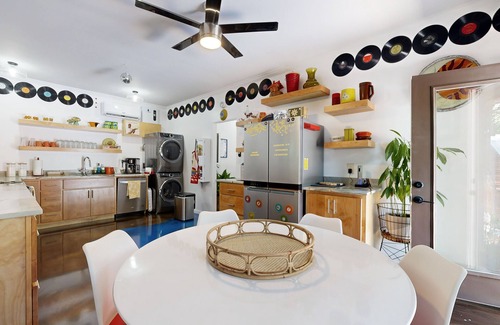 Muscle Shoals Apartamento | Poolside guest house with ping pong & washer/dryer near Tennessee River