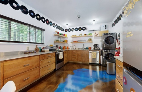 Muscle Shoals Apartamento | Poolside guest house with ping pong & washer/dryer near Tennessee River