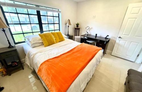 Wilton Manors Casa | POOLSIDE MANOR - Men Only Clothing-Optional
