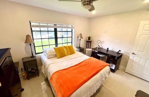 Wilton Manors Casa | POOLSIDE MANOR - Men Only Clothing-Optional