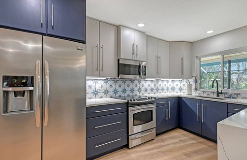 South Gate Ridge Casa | Poolside Oasis - Modern spacious 3 bedroom, 2 bathroom private pool home in Sarasota near Siesta Key