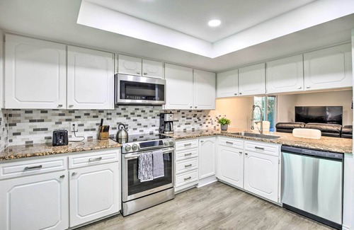 Richardson Casa | Poolside Oasis: Richardson Home w/ Movie Room!
