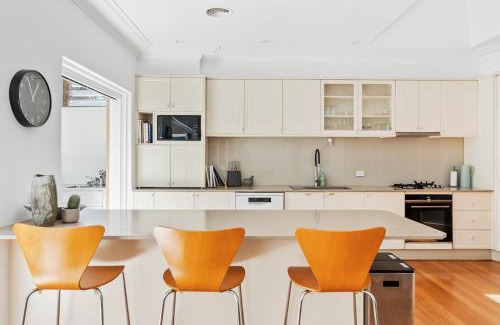 Lindfield Casa | Poolside oasis - Sydney