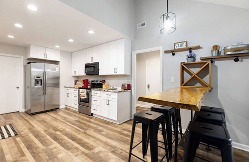 Charlotte Casa | Poolside Paradise in the Heart of Charlotte