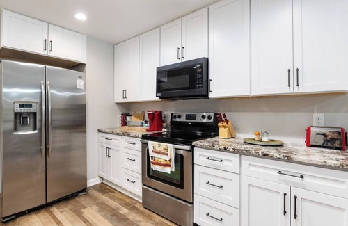Charlotte Casa | Poolside Paradise in the Heart of Charlotte