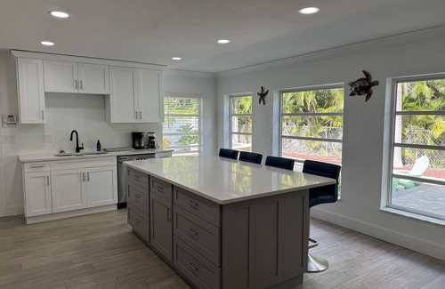 McGregor Casa | Poolside Paradise in Town and River