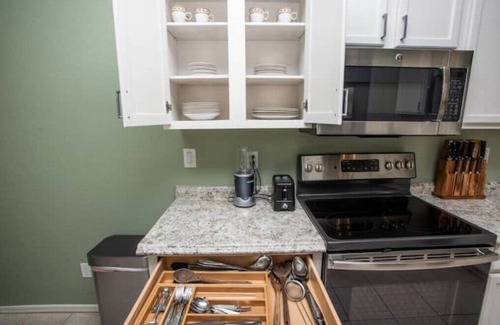 Terramar Casa | Poolside Paradise Terramar Family Safe Retreat Beautiful Northwest Peoria