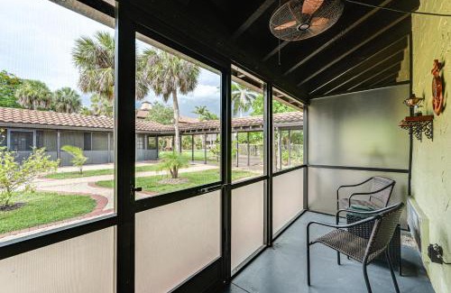 Naples Apartamento | Poolside Relaxation Resort Condo in Naples!