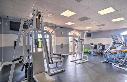 Naples Apartamento | Poolside Relaxation Resort Condo in Naples!