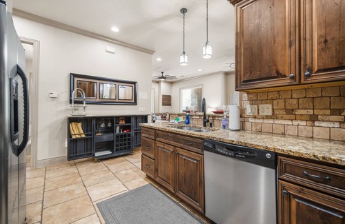 St. George Condominio | Poolside Retreat Directly Across From Pool!