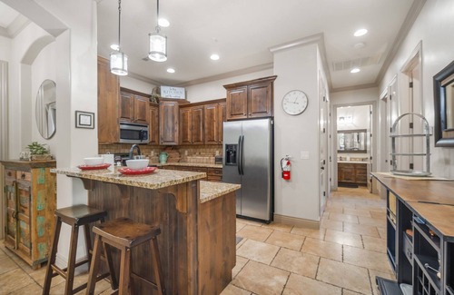 St. George Condominio | Poolside Retreat Directly Across From Pool!