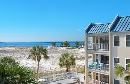 Holiday Isle Casa | Poolside Villas #302- Harry's Beach House