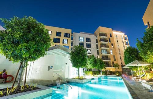 Sharjah Apartamento | Poolview Studio شقة at Al Zahia - Sunset Escape