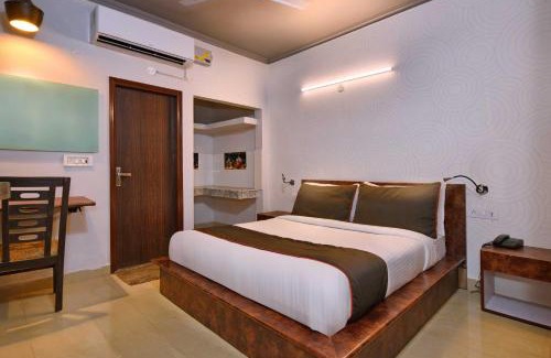 Udumbanchola Hotel | POP 83838A Thoufeeq Tourist Home