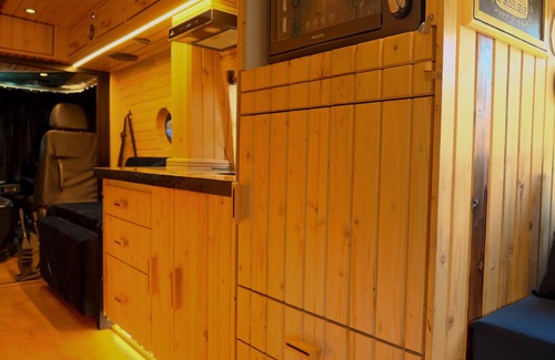 Punjabibagh Casa | POP TOP CAMPERVAN IN INDIA SLEEPS 6 PAX @YODOCAMPERS