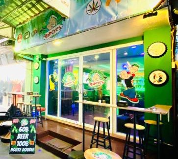 Patong Hostal | Popeyes Hostel, Coffeeshop & Beer Bar