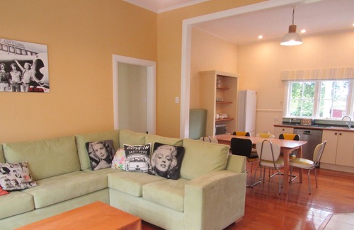 Masterton District Cabaña | Poplar Cottage - warm and private, nature haven