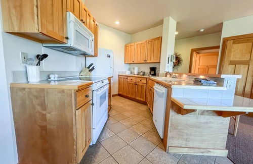 Lutsen Condominio | Poplar River Condo 545 - Lake Superior - Lutsen, MN