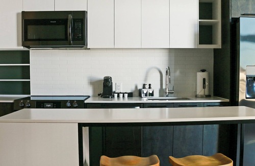 Southwest Apartamento | PoplarHouse 1BD+Den 2
