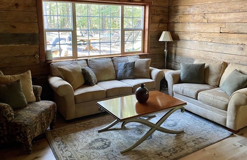 Boles Cabina | Poppaw’s Crooked Cabin @ Wyld Farms