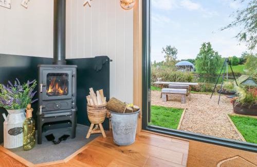 Redmile Casa | Poppie's Shepherd Hut - Uk50227
