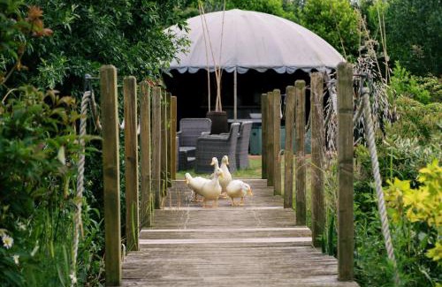 Redmile Casa | Poppie's Shepherd's Lodge Retreat & Wellness