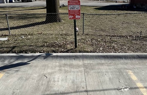Aksarben - Elmwood Park Apartamento | Poppleton Place - Central Omaha, Zoo, CHI Nearby