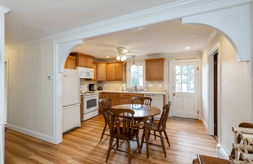 Popponesset Casa | Popponesset! 3 bed, 1 bath w/outdoor shower. Private beach.