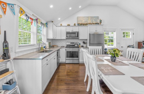 Popponesset Casa | Popponesset-3 bedrooms, 2 baths, sleeps 6, w/cental A/C