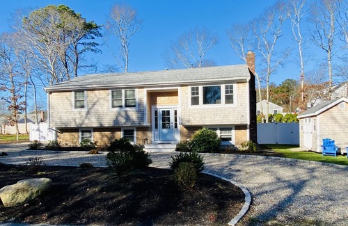 Popponesset Casa | Popponesset modern beach house 6 minute walk to private beach (plenty of beds)!