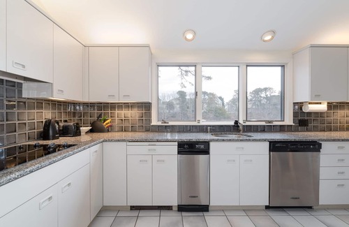Popponesset Casa | Popponesset Waterfront home-4 bedrooms, 3 baths with outdoor shower