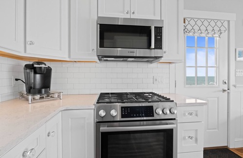 Popponesset Casa | Popponesset Waterfront - Beachfront Home, 3 bedrooms, 2 baths