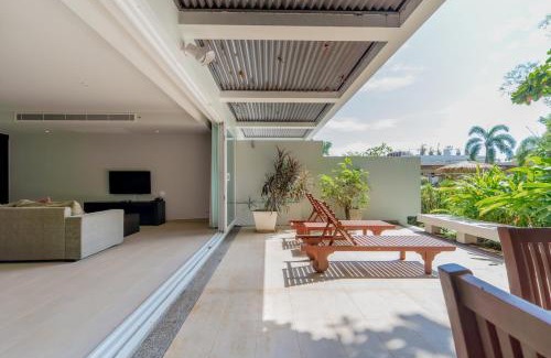 Rawai Complejo | Poppy Beachfront Residence