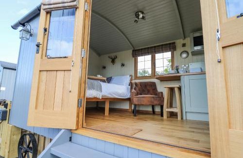 St Harmon Casa | Poppy