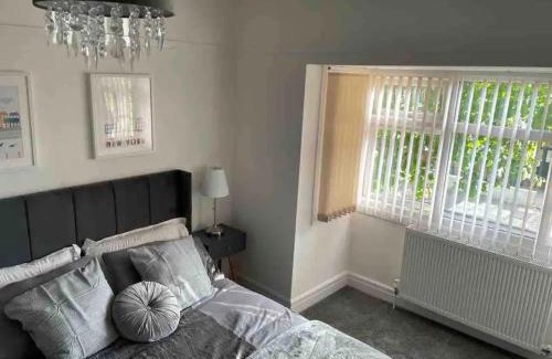 Hoylake Apartamento | Poppy's Coastal Retreat