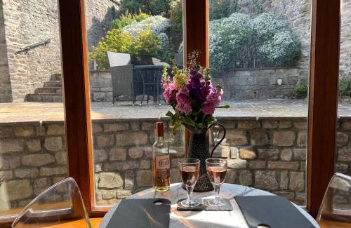 Middleham Casa | Poppy's Footprint