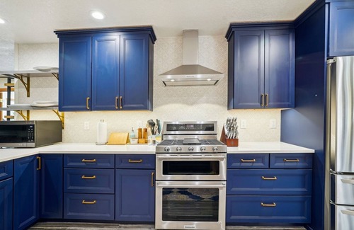 Cannon Beach Casa | Poppy's Place - New Listing! Beachcomber Vacation Homes