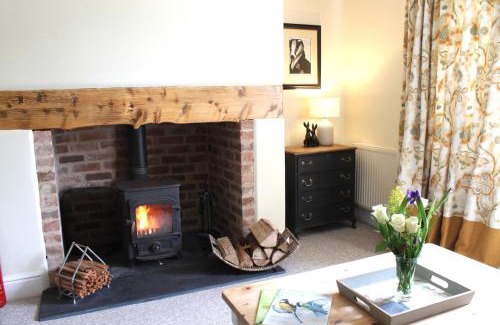 Newton Saint Cyres Casa | Poppys Cottage