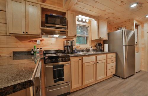 Lookout Valley Neighborhood Association Casa | Pops Cabin Lookout Mountain Luxury Tiny Home