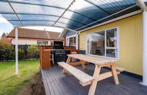 Omarama Casa | Pops Place - Omarama Holiday Home