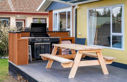 Omarama Casa | Pops Place - Omarama Holiday Home