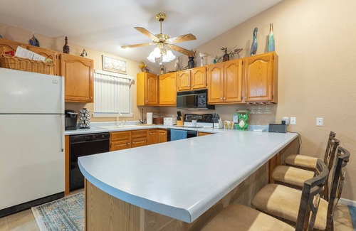Osage Beach Condominio | Popular Beautiful & warm 2 bedroom condo MM 3 Grand Glaize Arm, Osage beach, MO.