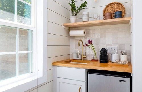Govalle Casa | Popular East Side Charmer | Casita Cherico